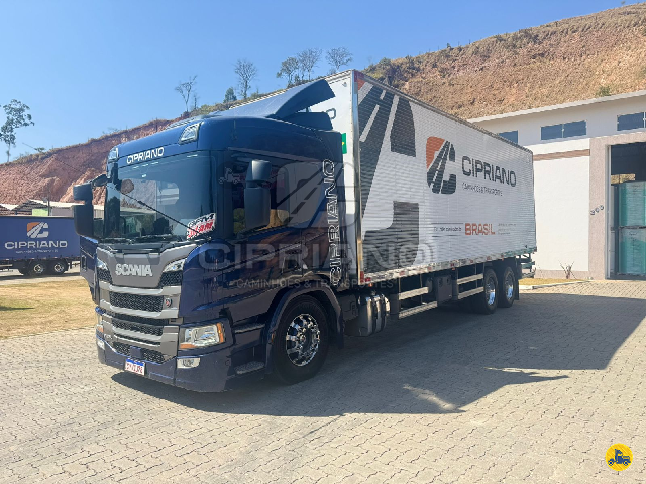 CAMINHAO SCANIA SCANIA P280 Baú Furgão Truck 6x2 Cipriano Caminhões PASSA QUATRO MINAS GERAIS MG